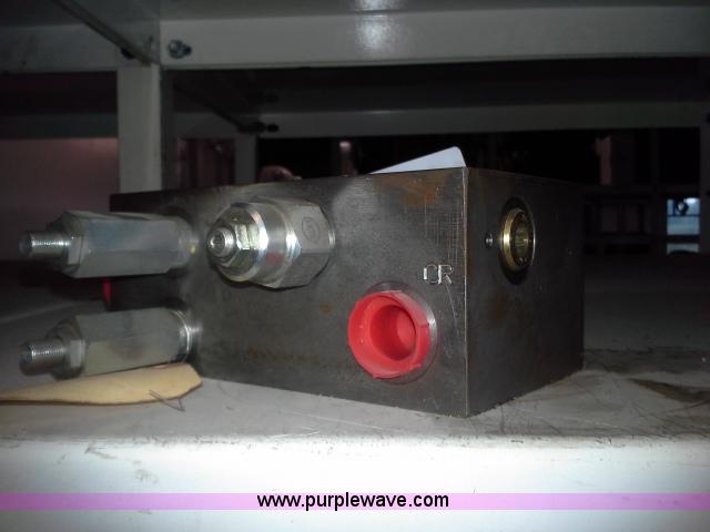 image for item BS9189 Hydraulic valves/manifolds