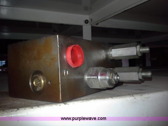 image for item BS9189 Hydraulic valves/manifolds