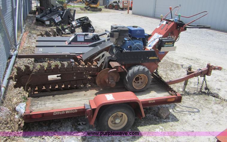 image for item D2500 2001 Ditch Witch 1230H walk-behind trencher