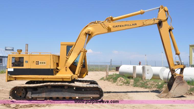 image for item F2486 1977 Caterpillar 225 excavator