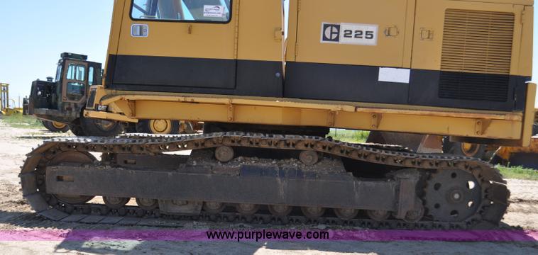image for item F2486 1977 Caterpillar 225 excavator