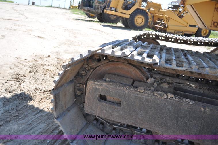 image for item F2486 1977 Caterpillar 225 excavator