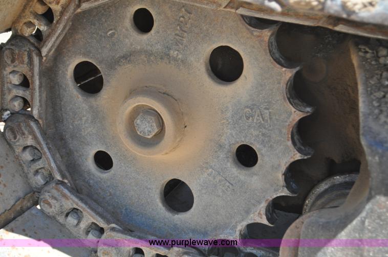 image for item F2486 1977 Caterpillar 225 excavator