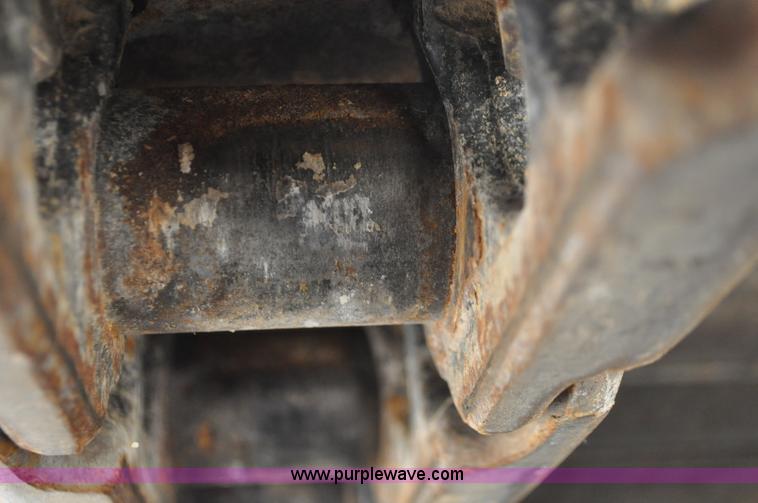 image for item F2486 1977 Caterpillar 225 excavator