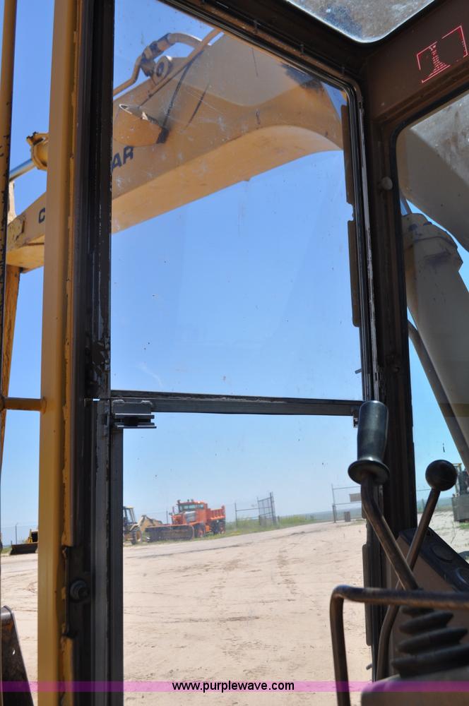 image for item F2486 1977 Caterpillar 225 excavator