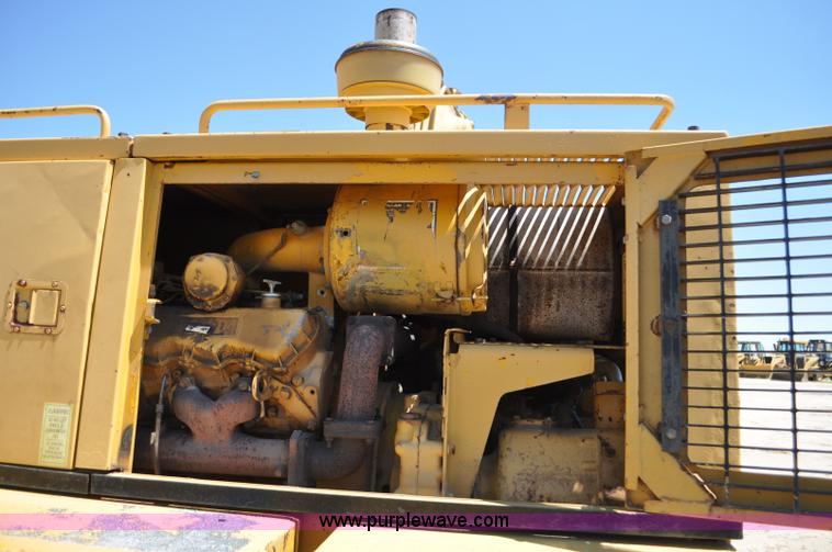 image for item F2486 1977 Caterpillar 225 excavator