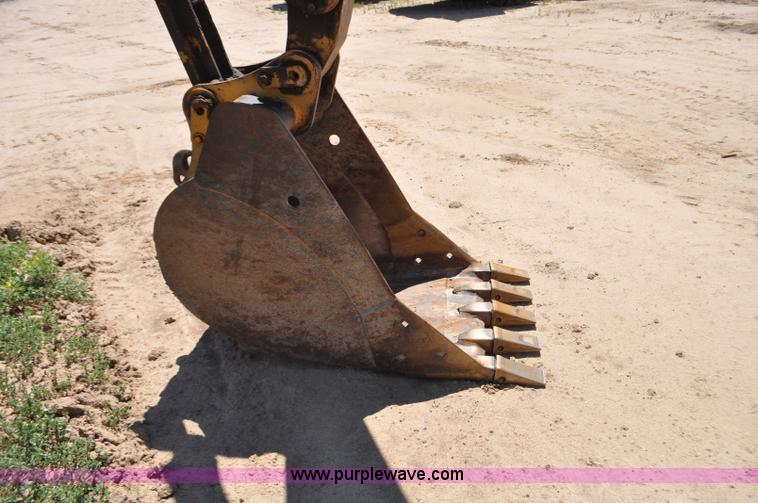 image for item F2486 1977 Caterpillar 225 excavator
