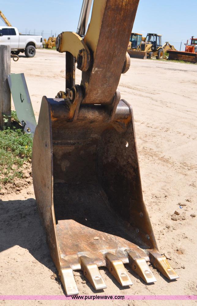 image for item F2486 1977 Caterpillar 225 excavator