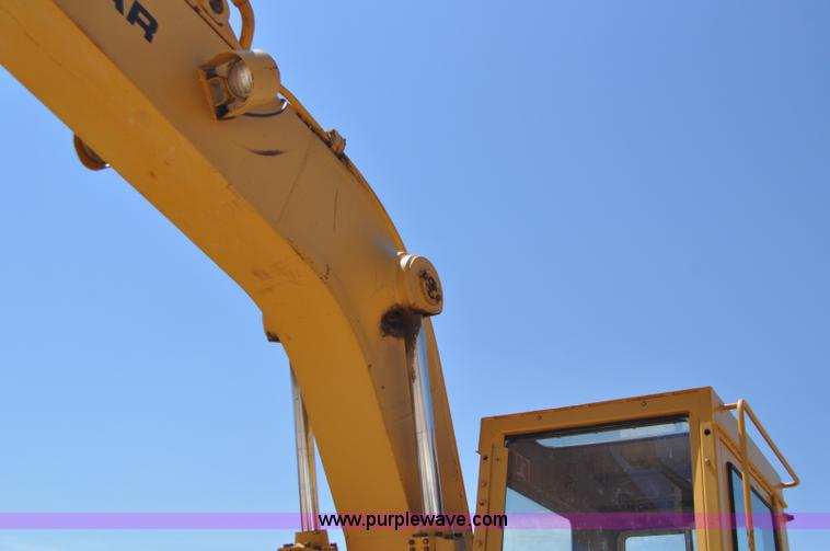 image for item F2486 1977 Caterpillar 225 excavator