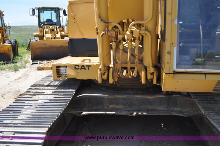 image for item F2486 1977 Caterpillar 225 excavator