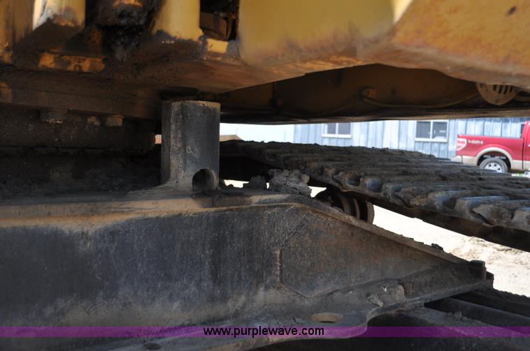 image for item F2486 1977 Caterpillar 225 excavator