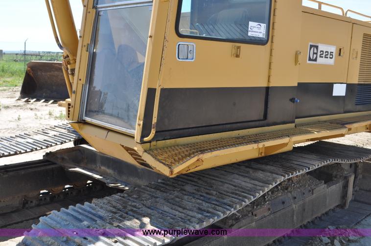 image for item F2486 1977 Caterpillar 225 excavator