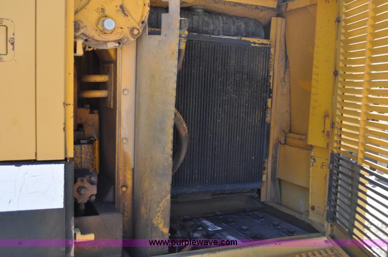 image for item F2486 1977 Caterpillar 225 excavator