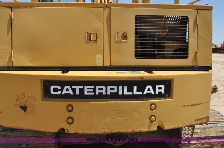image for item F2486 1977 Caterpillar 225 excavator