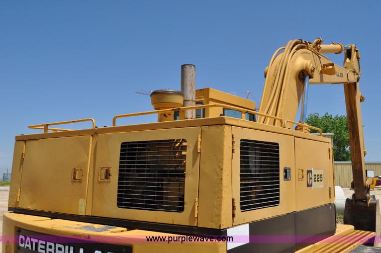 image for item F2486 1977 Caterpillar 225 excavator