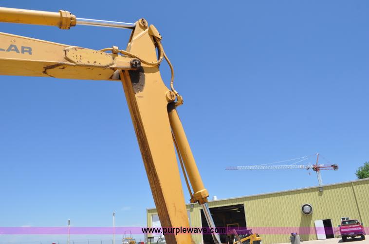 image for item F2486 1977 Caterpillar 225 excavator