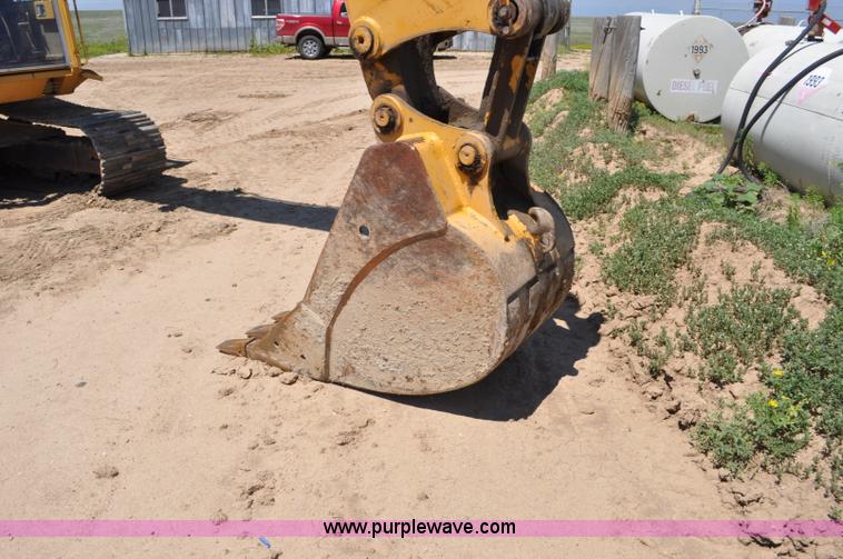 image for item F2486 1977 Caterpillar 225 excavator