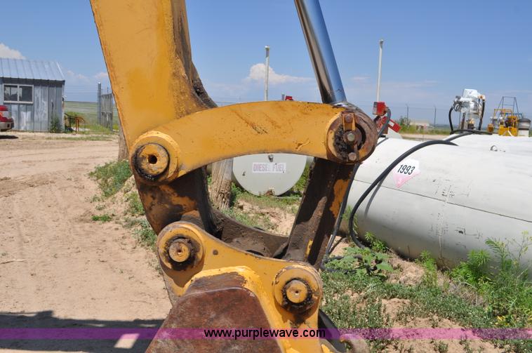 image for item F2486 1977 Caterpillar 225 excavator