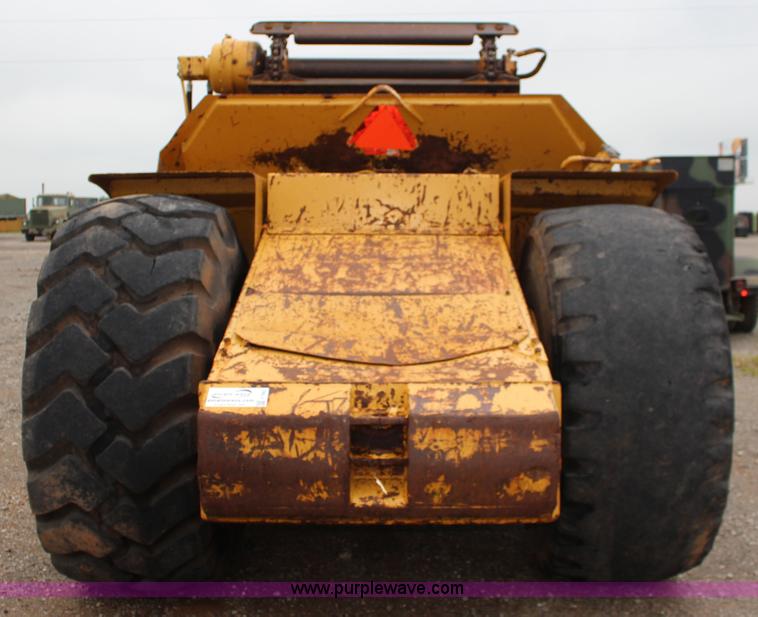 image for item F7962 2000 Caterpillar 615C Series II elevating scraper