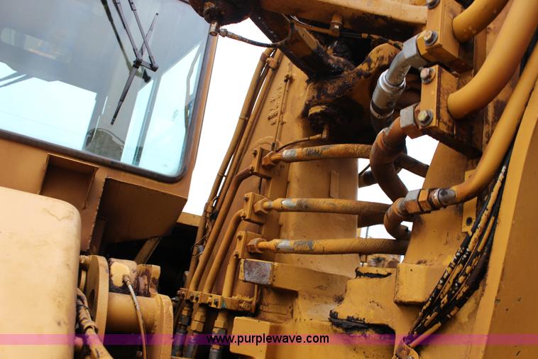 image for item F7962 2000 Caterpillar 615C Series II elevating scraper