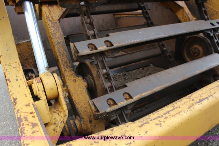 image for item F7962 2000 Caterpillar 615C Series II elevating scraper