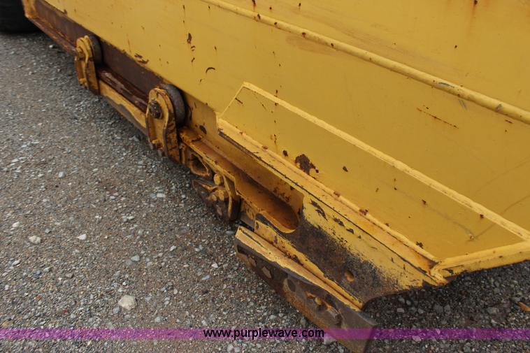 image for item F7962 2000 Caterpillar 615C Series II elevating scraper
