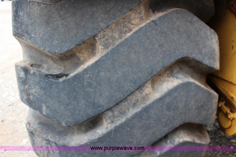 image for item F7962 2000 Caterpillar 615C Series II elevating scraper