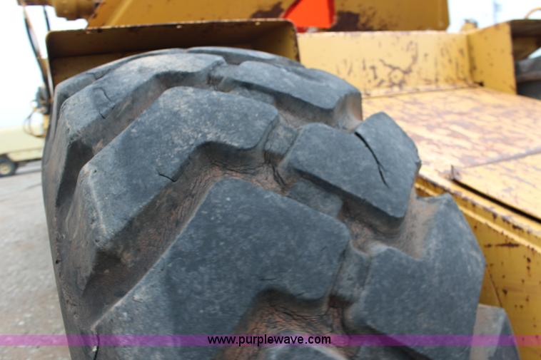 image for item F7962 2000 Caterpillar 615C Series II elevating scraper