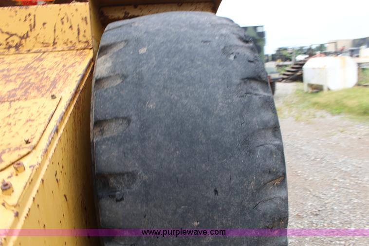 image for item F7962 2000 Caterpillar 615C Series II elevating scraper