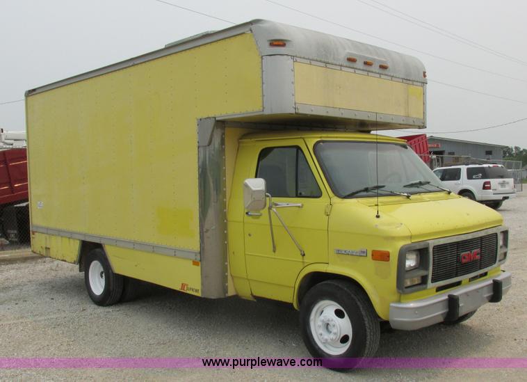 image for item H3267 1996 GMC Vandura G3500 box truck
