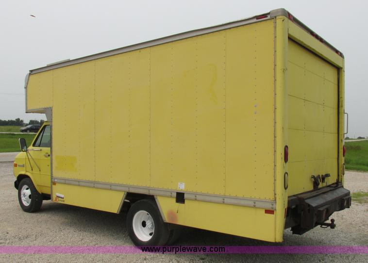 image for item H3267 1996 GMC Vandura G3500 box truck