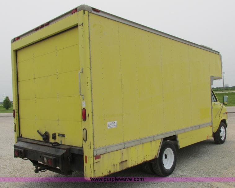 image for item H3267 1996 GMC Vandura G3500 box truck