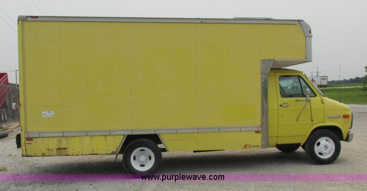image for item H3267 1996 GMC Vandura G3500 box truck