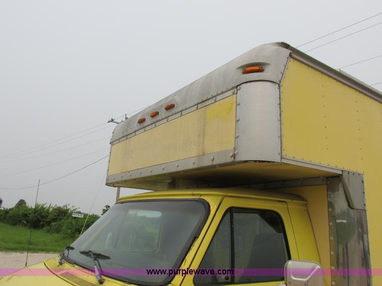 image for item H3267 1996 GMC Vandura G3500 box truck