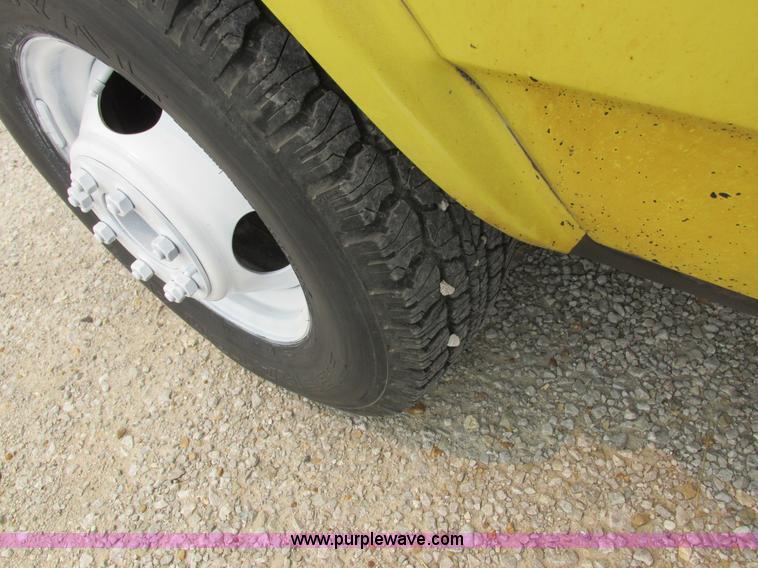 image for item H3267 1996 GMC Vandura G3500 box truck