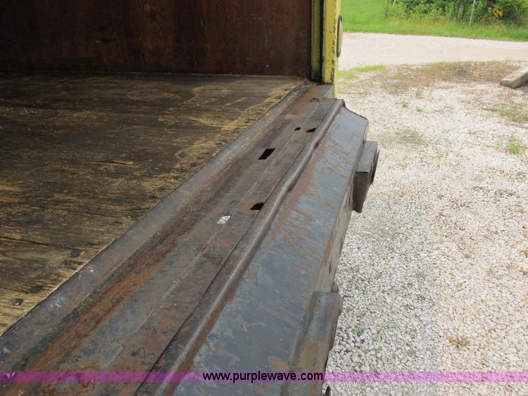 image for item H3267 1996 GMC Vandura G3500 box truck