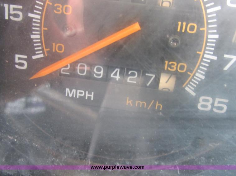 image for item H3267 1996 GMC Vandura G3500 box truck