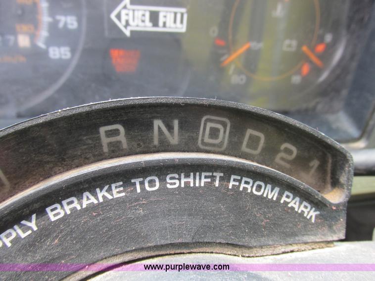 image for item H3267 1996 GMC Vandura G3500 box truck