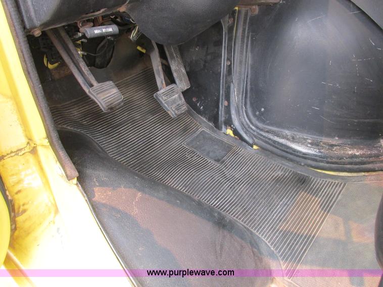 image for item H3267 1996 GMC Vandura G3500 box truck