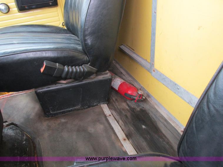 image for item H3267 1996 GMC Vandura G3500 box truck