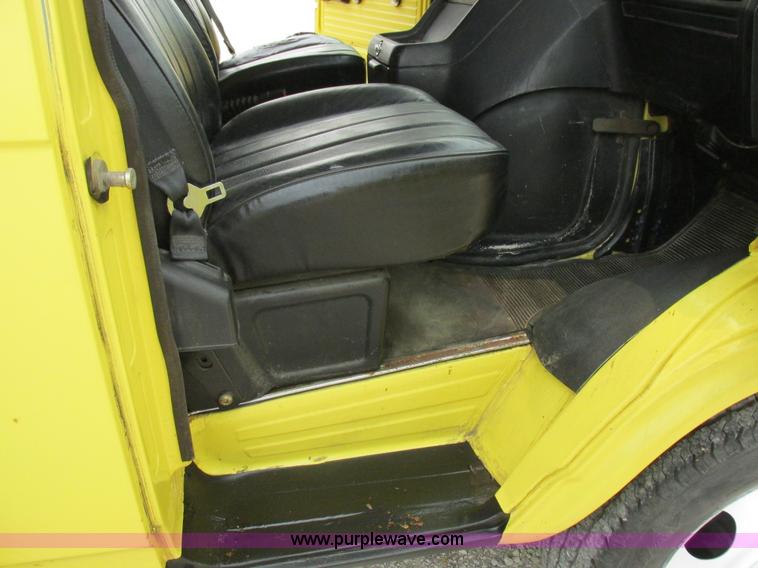 image for item H3267 1996 GMC Vandura G3500 box truck