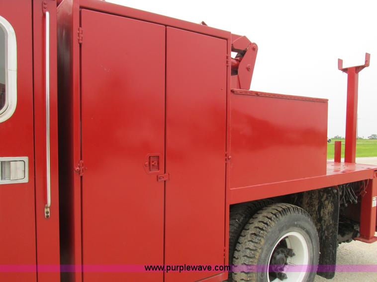 image for item H3268 1991 Ford F800 crane truck with Hi-Rail/Road Rail