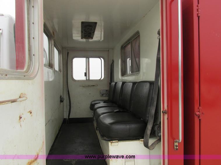 image for item H3268 1991 Ford F800 crane truck with Hi-Rail/Road Rail