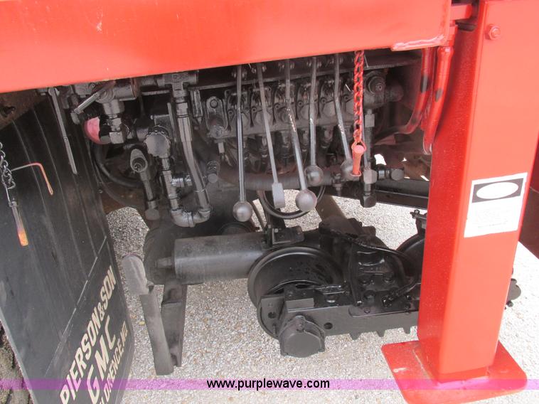 image for item H3268 1991 Ford F800 crane truck with Hi-Rail/Road Rail