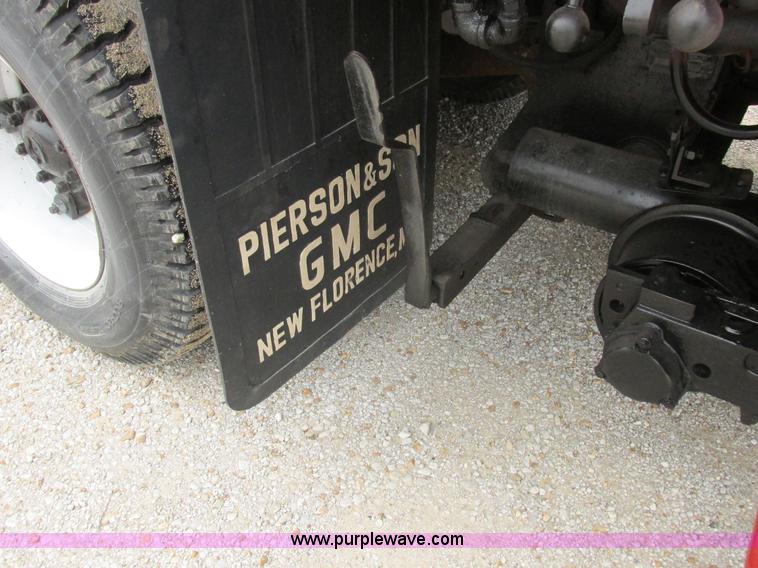 image for item H3268 1991 Ford F800 crane truck with Hi-Rail/Road Rail