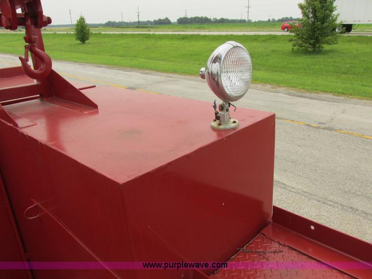 image for item H3268 1991 Ford F800 crane truck with Hi-Rail/Road Rail