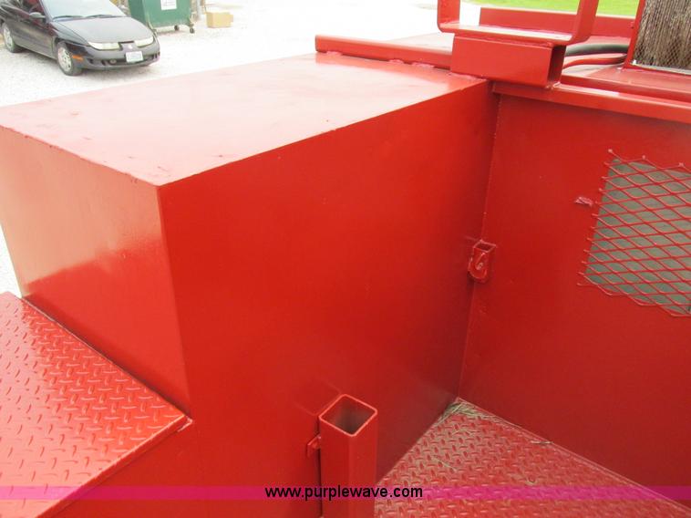 image for item H3268 1991 Ford F800 crane truck with Hi-Rail/Road Rail