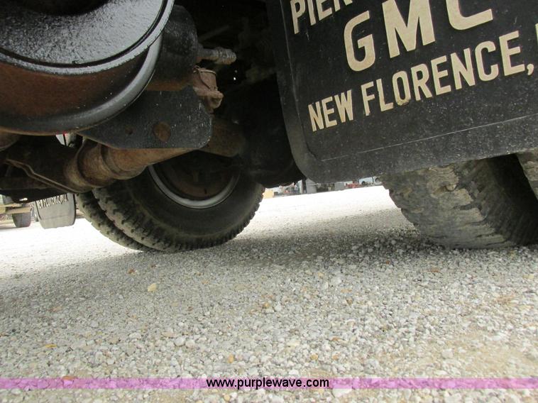 image for item H3268 1991 Ford F800 crane truck with Hi-Rail/Road Rail