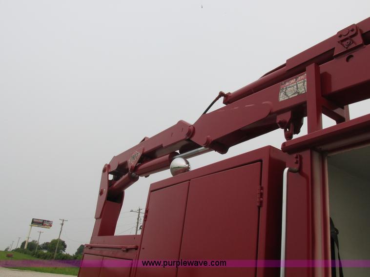 image for item H3268 1991 Ford F800 crane truck with Hi-Rail/Road Rail