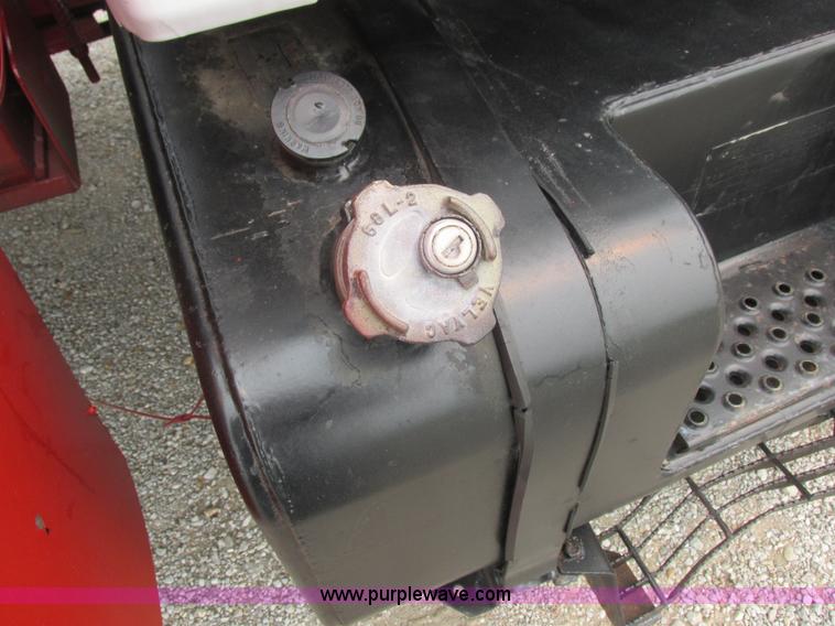 image for item H3268 1991 Ford F800 crane truck with Hi-Rail/Road Rail